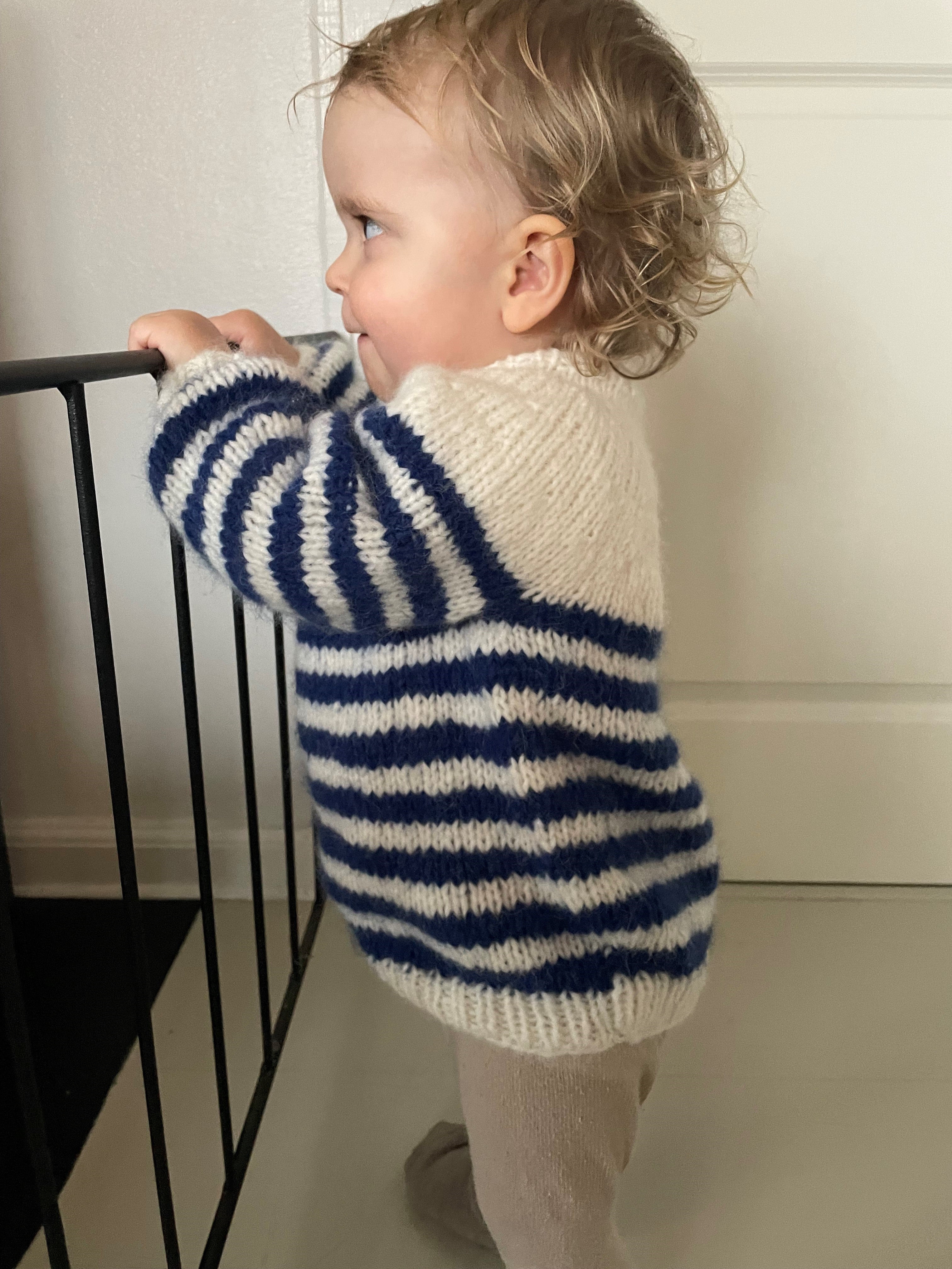 KIT FOR "CHILDREN'S SWEATER OCEAN"